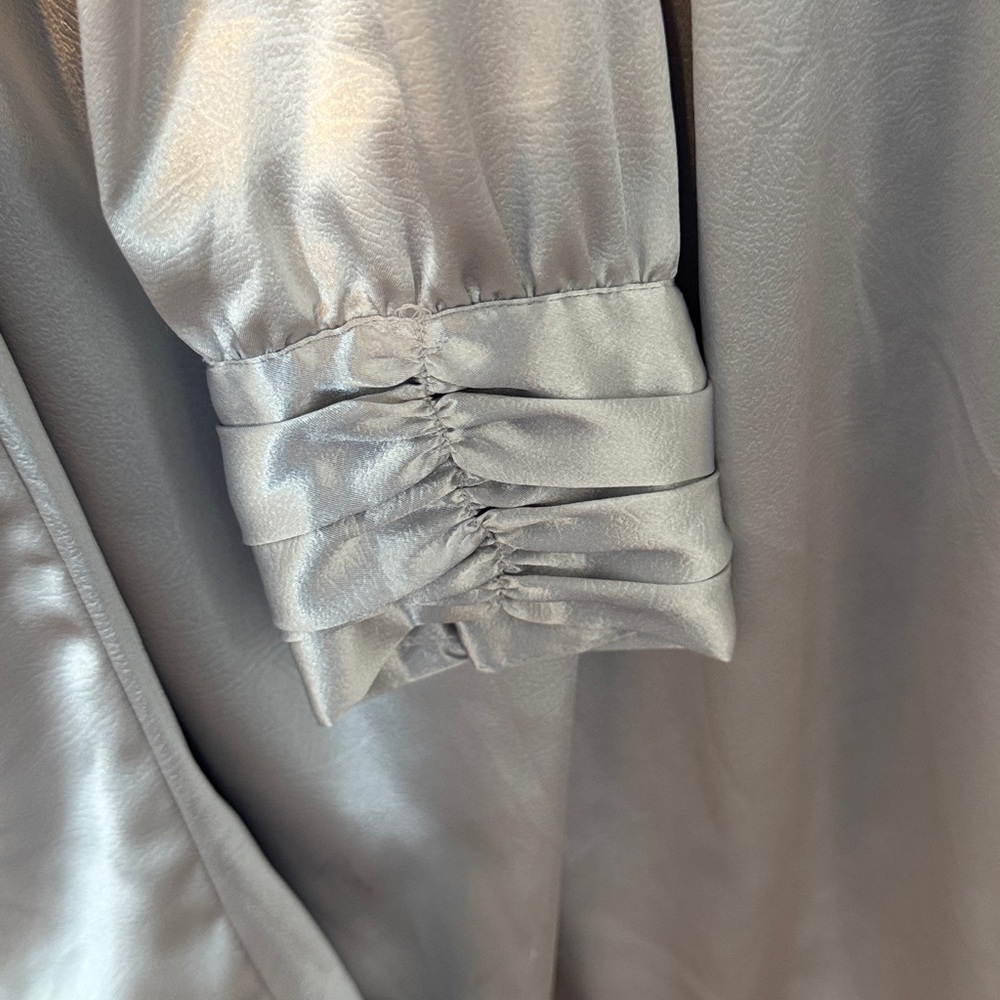 Elegant Silver Women's Top - Picture 5 of 10